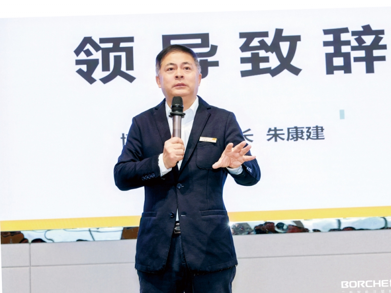 博創(chuàng)董事長朱康建博創(chuàng)不做“大超市”，而要做“專賣店”，目標是成為注塑機行業(yè)人均產(chǎn)值最高、競爭力最強的企業(yè)-拷貝